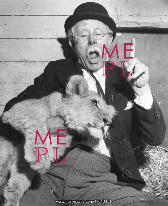 : Mr Pastry, aka Richard Hearne, with lion : Mr Pastry, aka Richard Hearne, with lion