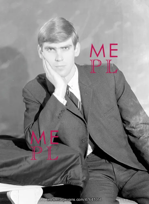  : Mr R T Kynaston