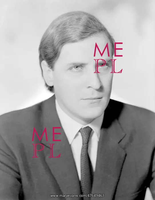 : Mr Robert Keen