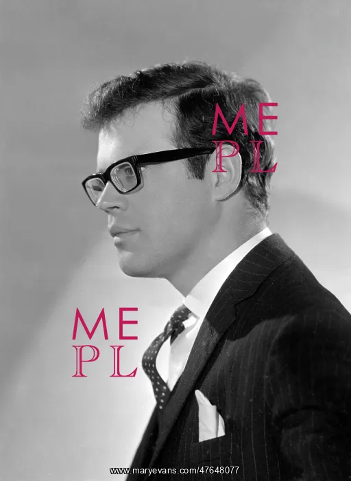  : Mr Robin Hays