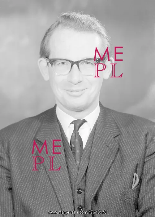  : Mr Ryder Runton