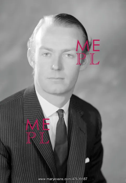  : Mr Simon Harrop