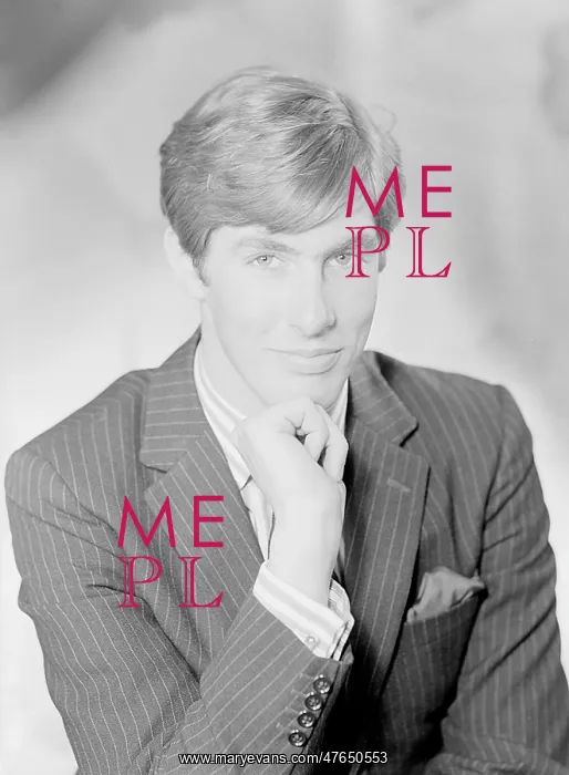  : Mr Tim Holbeck