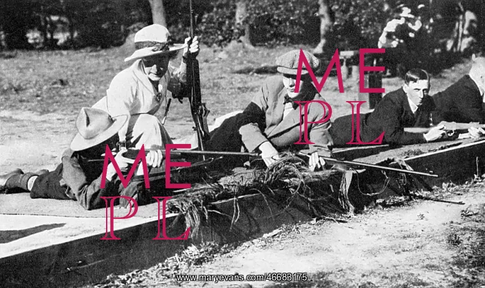 : Mrs Baliol Scott teaching men how to shoot, WW1 : Mrs Baliol Scott teaching men how to shoot, WW1