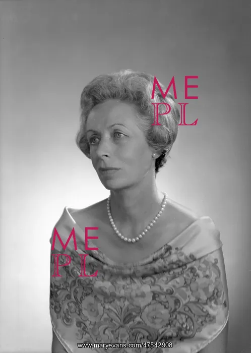  : Mrs Beryl Savage