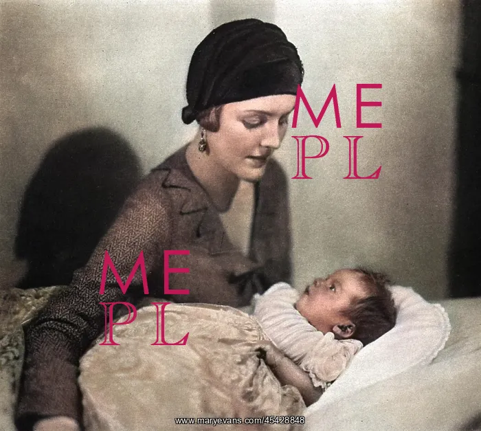: Mrs Bryan Guinness with baby Jonathan : Mrs Bryan Guinness with baby Jonathan
