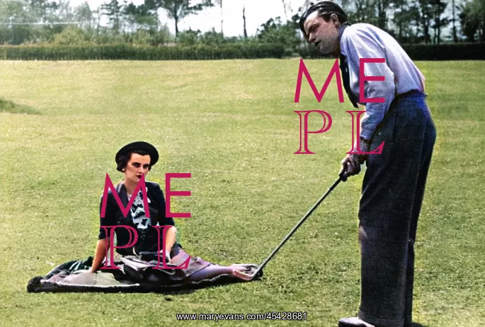 : Mrs Charles Sweeny watching her husband play golf : Mrs Charles Sweeny watching her husband play golf