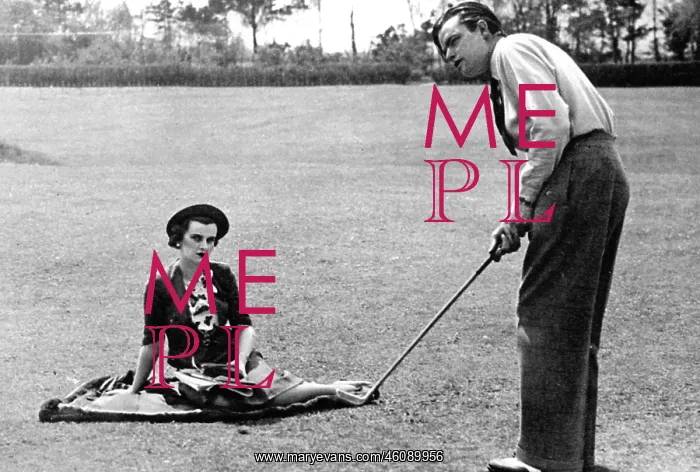 : Mrs Charles Sweeny watching her husband play golf : Mrs Charles Sweeny watching her husband play golf