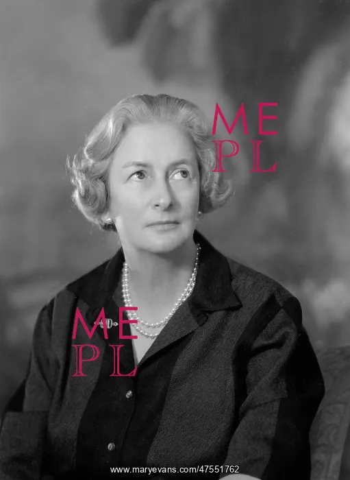  : Mrs Dixon