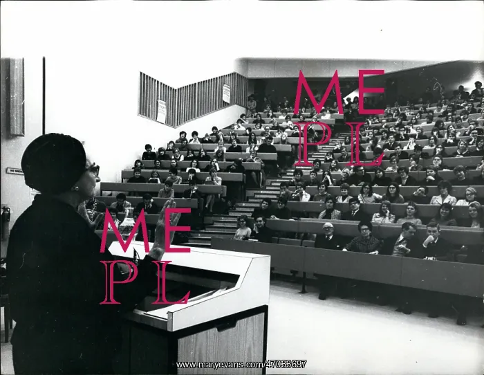 : Mrs Helen Vlachos speaking at Reading University : Mrs Helen Vlachos speaking at Reading University