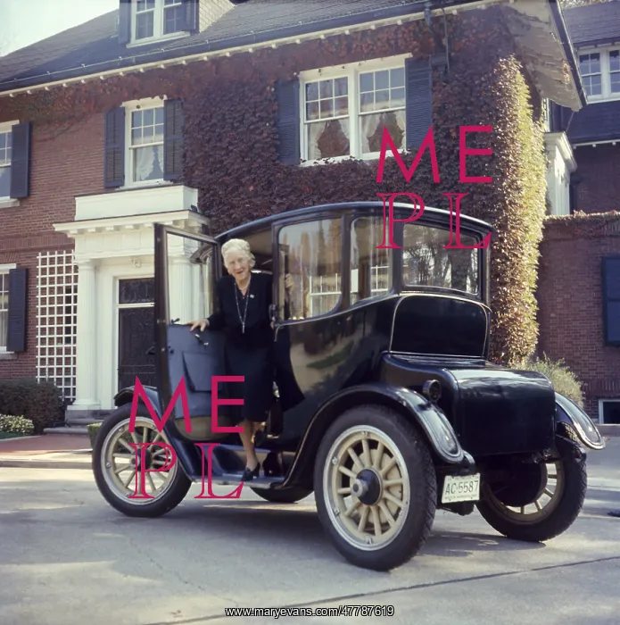 : Mrs. Henry Bourne Joy, Packard, 1957 : Mrs. Henry Bourne Joy, Packard, 1957