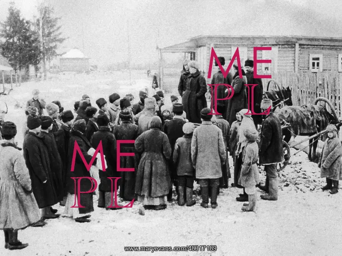 : Mrs. Kalinin at a propaganda speech, 1920 : Mrs. Kalinin at a propaganda speech, 1920