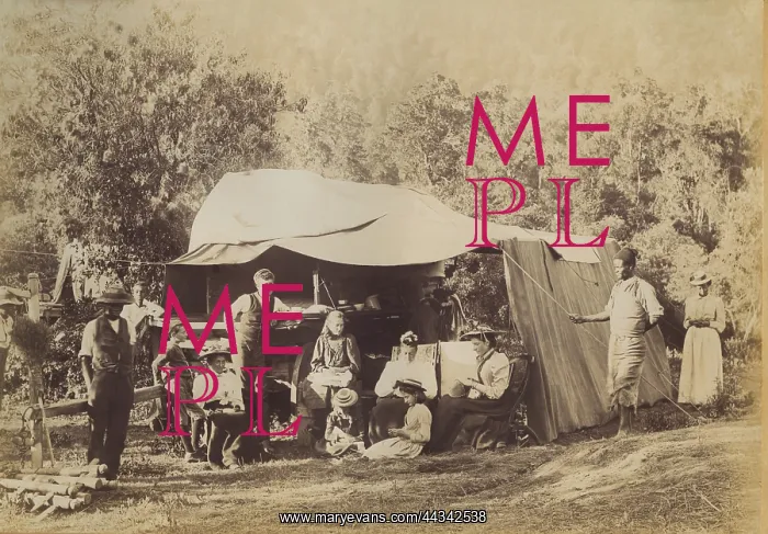 : Mrs Stewart and family in camp at the Hogsback : Mrs Stewart and family in camp at the Hogsback