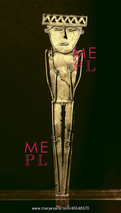: Muisca gold pendant. The tunjo of a warrior with : Muisca gold pendant. The tunjo of a warrior with