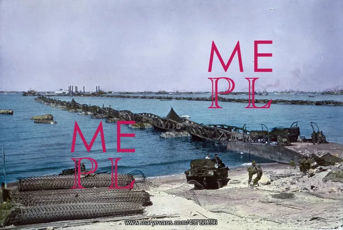 : Mulberry Harbour - Omaha beach - Normandy WW2 : Mulberry Harbour - Omaha beach - Normandy WW2