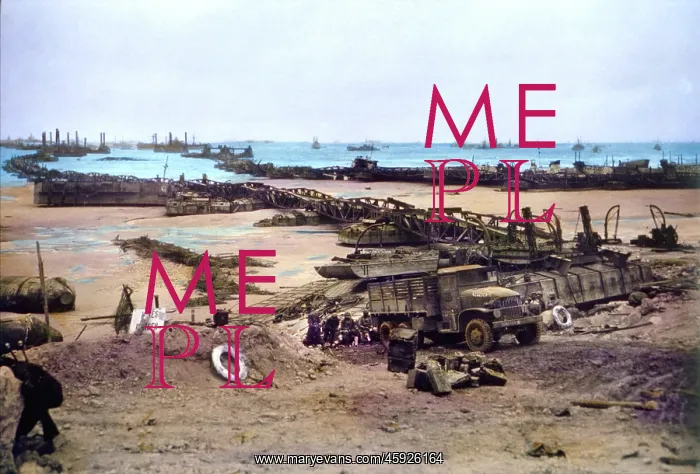 : Mulberry Harbour - Omaha beach - Normandy WW2 : Mulberry Harbour - Omaha beach - Normandy WW2