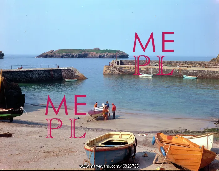 : Mullion Cove and Island, The Lizard : Mullion Cove and Island, The Lizard