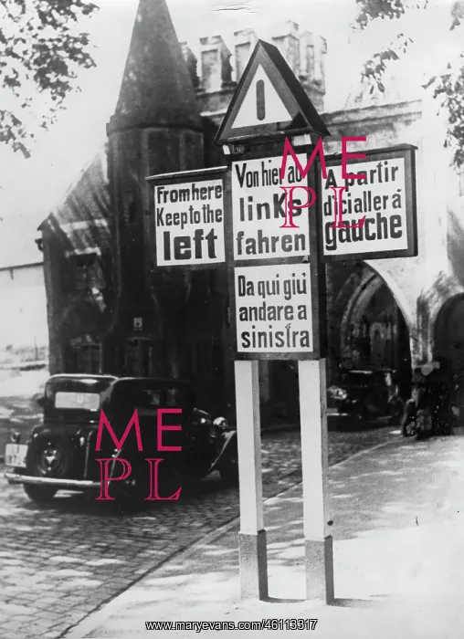 : Multilingual signs on the only left : Multilingual signs on the only left