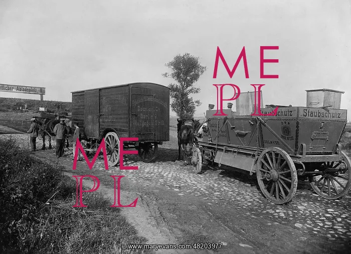 : Municipal garbage disposal at a garbage dump in Berlin, 1907 : Municipal garbage disposal at a garbage dump in Berlin, 1907