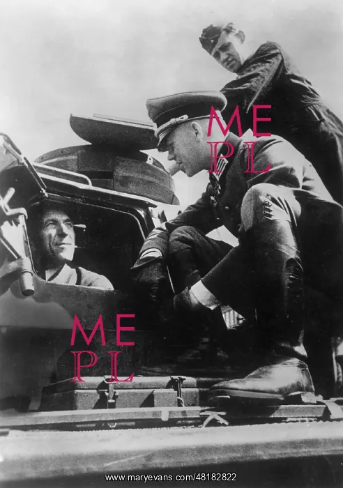 : Munitions workers visit a tank division, 1942 : Munitions workers visit a tank division, 1942