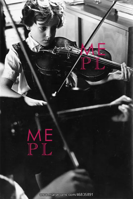 : Music lesson at a Leicestershire school : Music lesson at a Leicestershire school