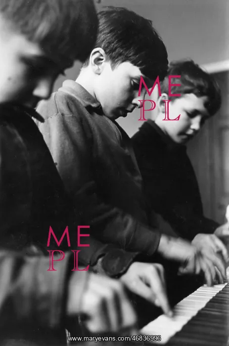 : Music lesson at a school in Kilburn : Music lesson at a school in Kilburn