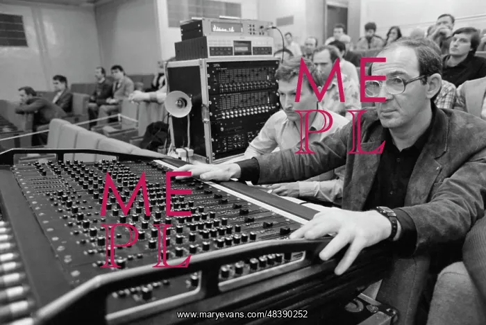 : Musical equipment test : Musical equipment test