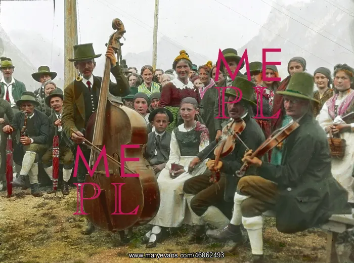 : Musicians and a national costume group : Musicians and a national costume group