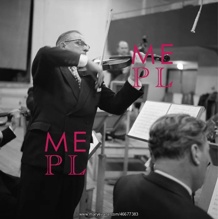 : Some musicians at recording sessions : Some musicians at recording sessions