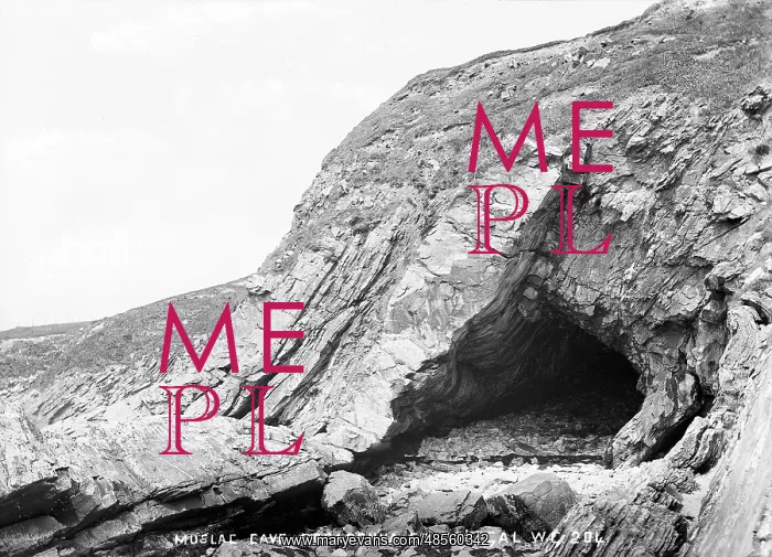 : Muslac Cave, Rosapenna, Co Donegall : Muslac Cave, Rosapenna, Co Donegall