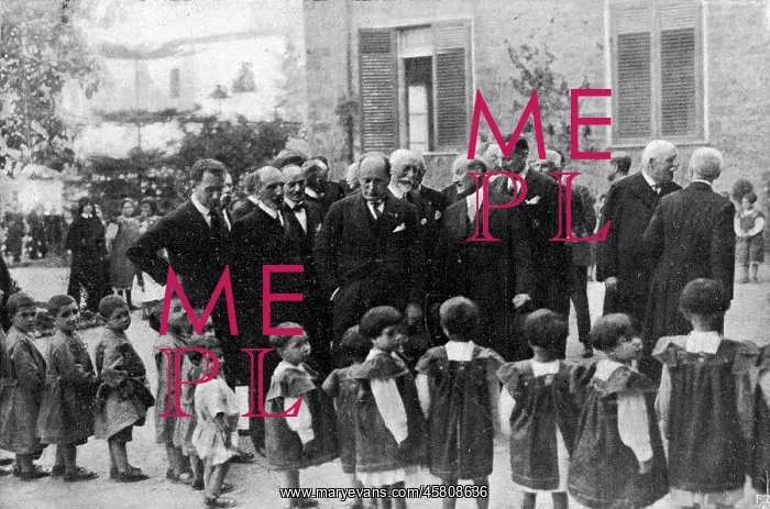 : MUSSOLINI E BAMBINI : MUSSOLINI E BAMBINI