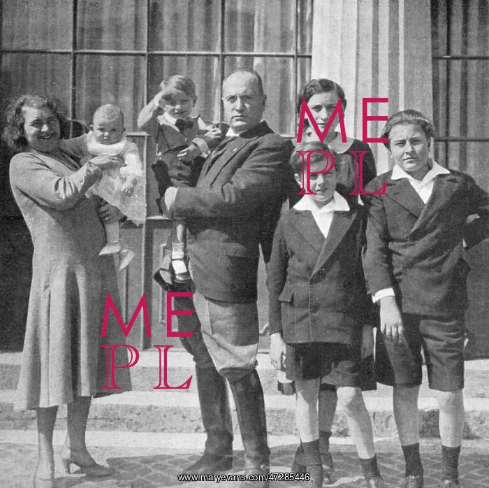  : MUSSOLINI AND FAMILY