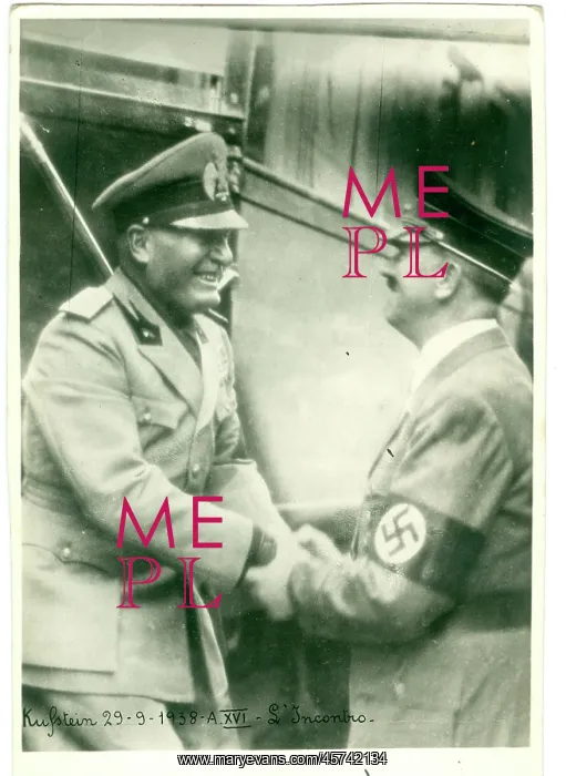 : Mussolini & Hitler handshake at Kufstein by el Duce's train : Mussolini & Hitler handshake at Kufstein by el Duce's train