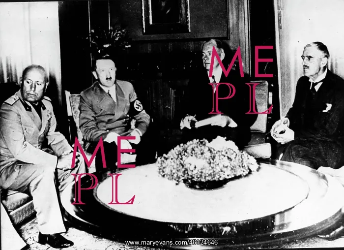 : Mussolini, Hitler, Schmidt, Chamberlain, Munich Conference : Mussolini, Hitler, Schmidt, Chamberlain, Munich Conference