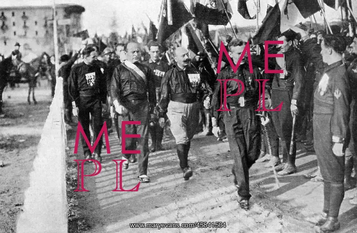 : MUSSOLINI AT NAPOLI : MUSSOLINI AT NAPOLI