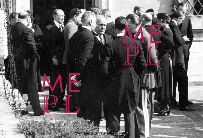 : Mussolini, von Papen and Goering at a reception at the Germa : Mussolini, von Papen and Goering at a reception at the Germa