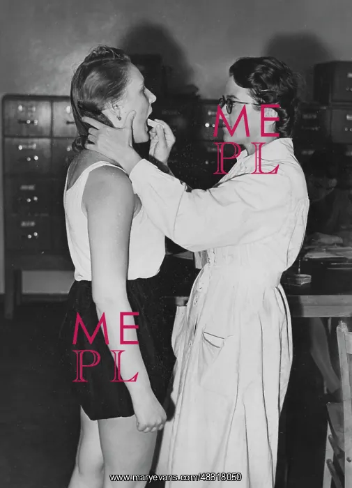 : Mustering for the female RAD, 1940 : Mustering for the female RAD, 1940