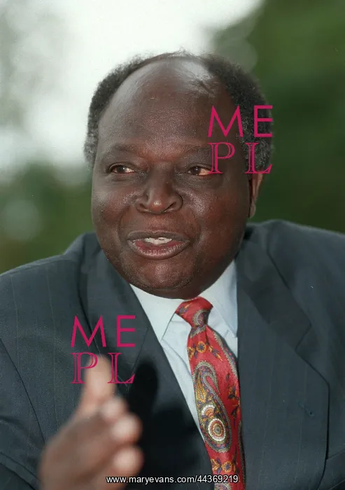  : Mwai Kibaki