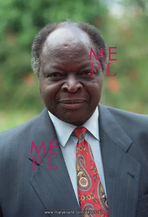  : Mwai Kibaki
