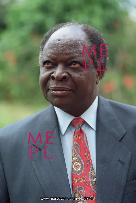  : Mwai Kibaki