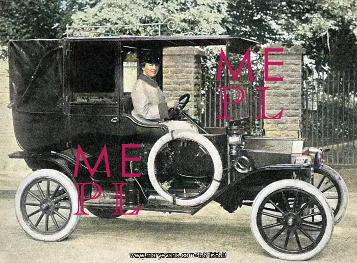  : Myrtle Newton, hotel driver, WW1