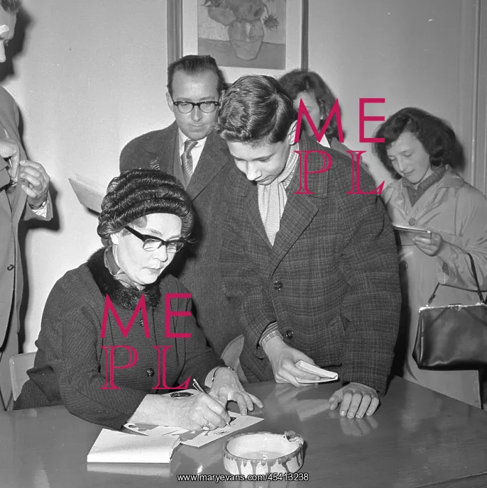 : Mystery writer - Edith Pargeter : Mystery writer - Edith Pargeter