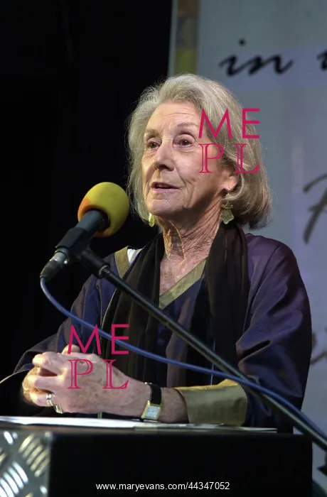 : Nadine Gordimer : Nadine Gordimer