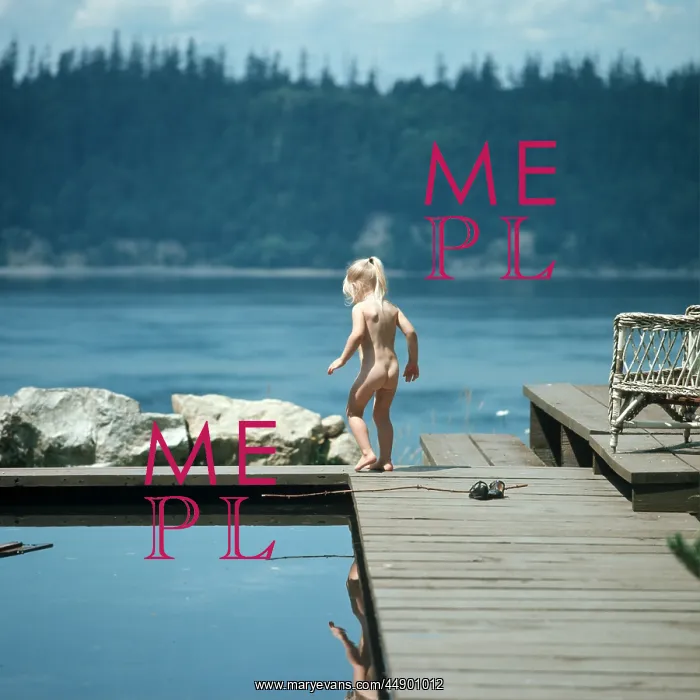  : Naked Girl Walking On Dock By