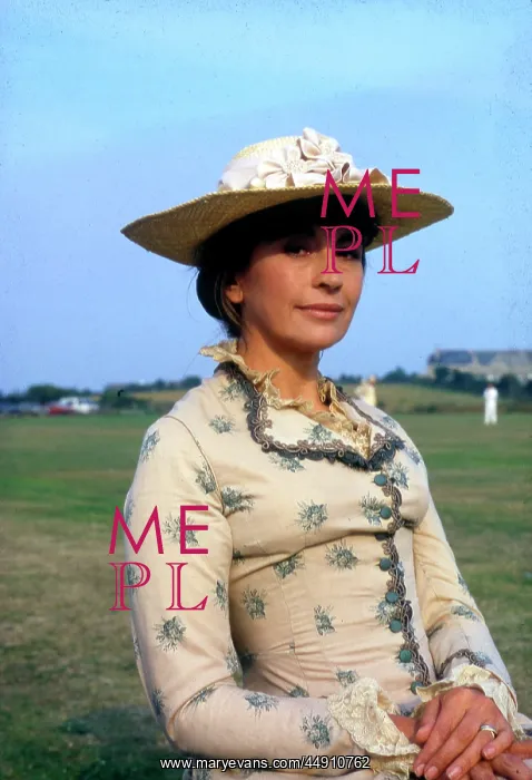 : Nanette Newman on location, filming in Cornwall : Nanette Newman on location, filming in Cornwall