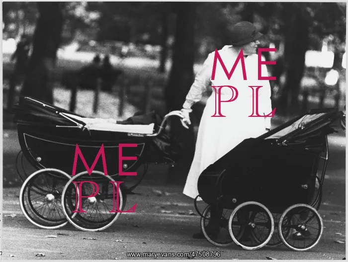 : NANNIE MINDING PRAMS : NANNIE MINDING PRAMS