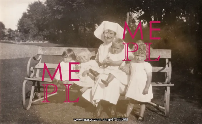  : NANNY WITH FOUR KIDS