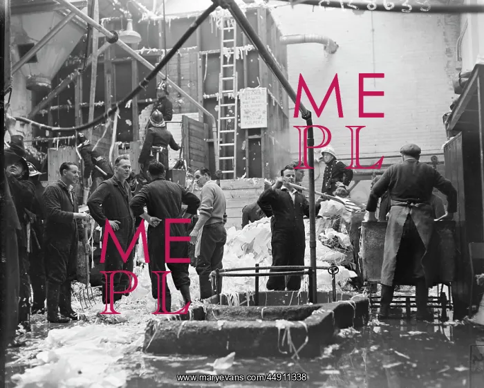 : Nash Paper Mills Fire, Sidcup : Nash Paper Mills Fire, Sidcup