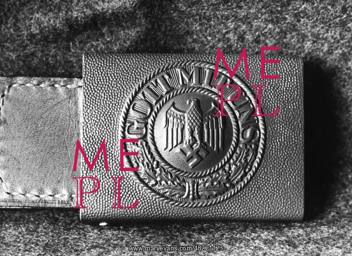 : National emblem on the belt buckle, 1936 : National emblem on the belt buckle, 1936
