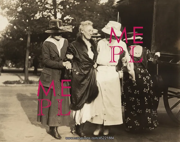 : National Woman's Party activist, the elderly ? : National Woman's Party activist, the elderly ?